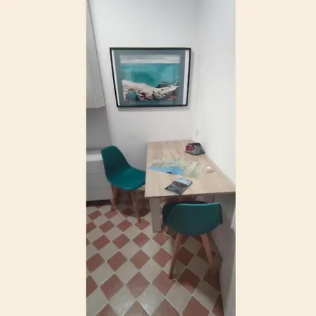 Nespolino, Piccola Casetta In Centro Storico Al Piano Terra Con Piccolo Spazio Esterno Privato Naples Exterior photo
